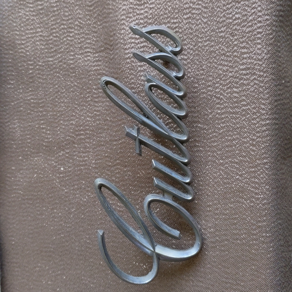 Cutlass car emblem. 1972-1975